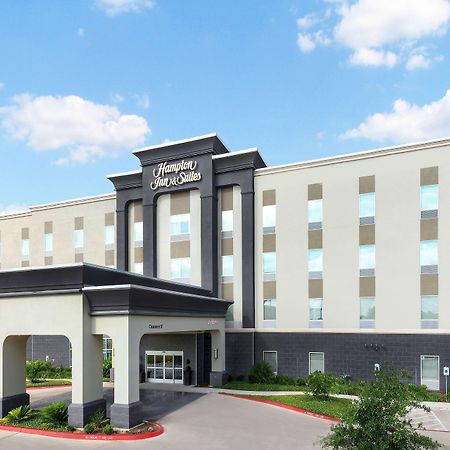 Hampton Inn & Suites San Antonio Brooks City Base, Tx Экстерьер фото