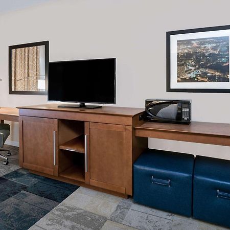 Hampton Inn & Suites San Antonio Brooks City Base, Tx Экстерьер фото