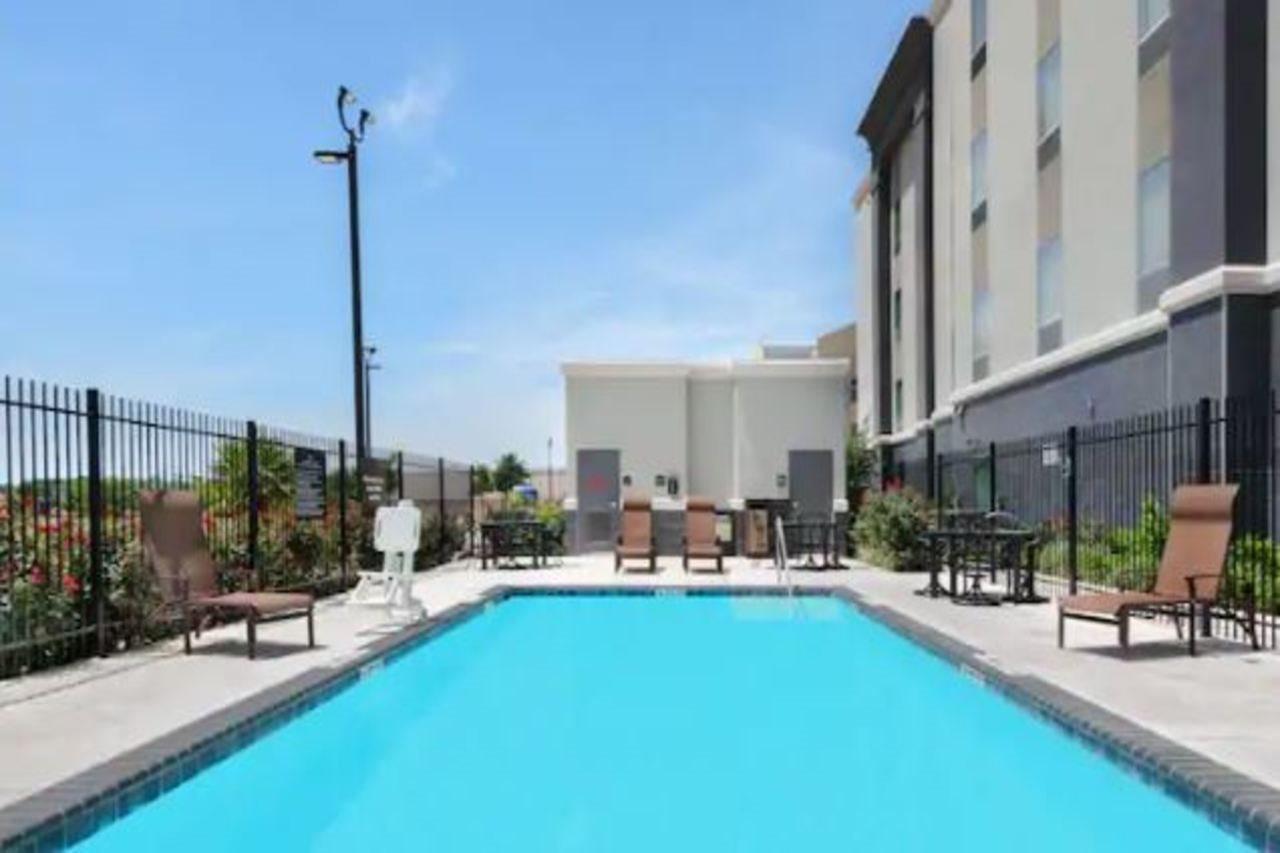 Hampton Inn & Suites San Antonio Brooks City Base, Tx Экстерьер фото