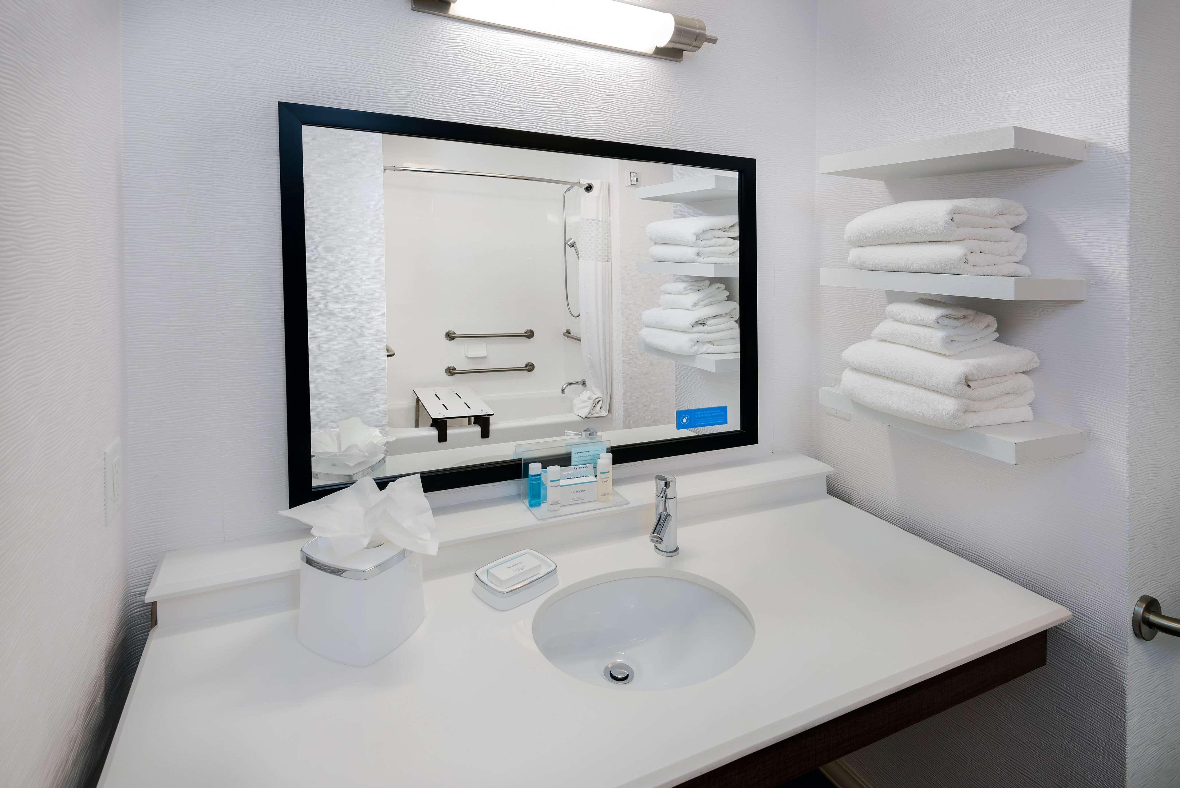 Hampton Inn & Suites San Antonio Brooks City Base, Tx Экстерьер фото